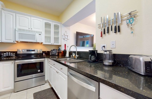 Laguna Niguel Condo | Modern Coastal Laguna Beach Condo Free Parking, Pool, Tennis, Beach, Resorts
