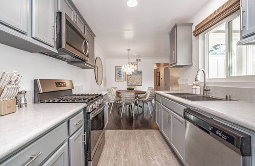 Santa Ana Condo | Modern Coastal Retreat - Central OC - Near Disney!