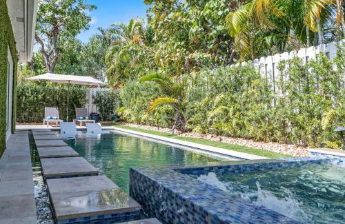 Bel Air House | Modern Coastal Style Beach Proximity Heated Pool Tranquility Ocean Mist Key RESlDENCES