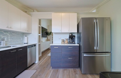 New Smyrna Beach Villa | Modern Coastal 2 bed 2 bath villa, pet friendly, 2 miles from beach
