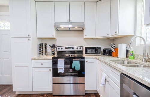 Columbus House | Modern Columbus Haven Military/Travel agents