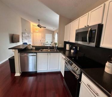 Concord House | Modern comfort, 2BR-2BA Retreat