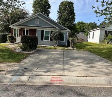 Concord House | Modern comfort, 2BR-2BA Retreat