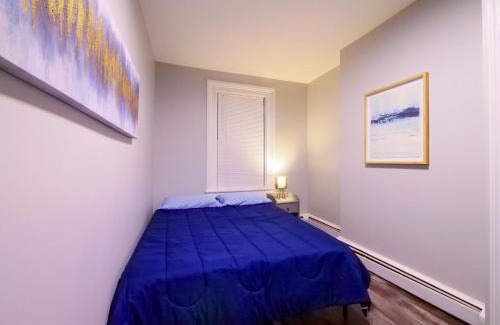 The Heights Apartment | Modern comfort-2BR haven mins to NYC