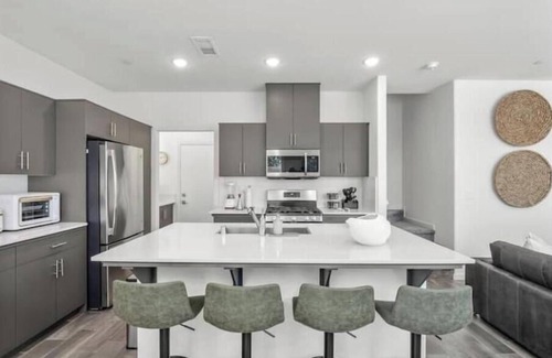 Clovis House | Modern Comfort: Clovis Corner Edition