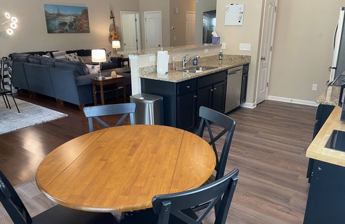 Charlotte House | Modern Comfort Relax Ready - No Smoking or Pets allowed