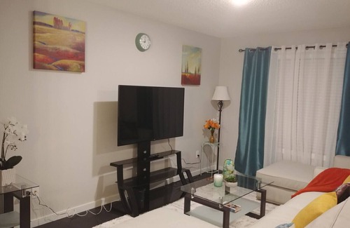Southeast Edmonton House | Modern Comfort within Laurel