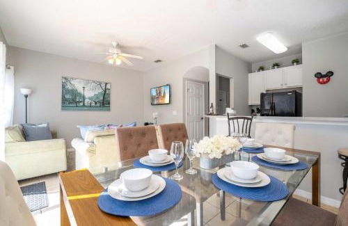 Bellavida House | Modern & Comfortable 4BR Townhome - Pool and BBQ!