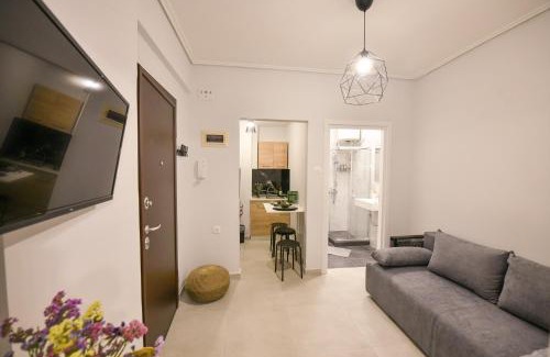 Larissa Apartment | Modern, comfortable apartment, in the heart of the city 2