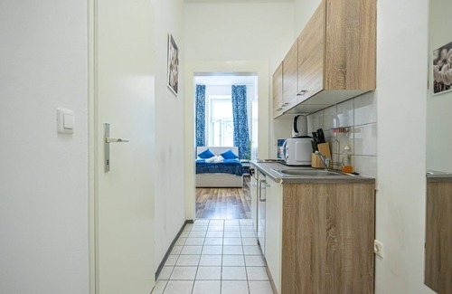 Penzing Apartment | Modern Comforts: Chic Studio Apt Centrally Located
