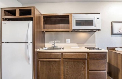 Bellflower House | Modern Comforts in a Charming Locale! Full Kitchen, Pets Allowed, Free Parking!