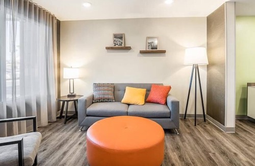 Bellflower House | Modern Comforts in a Charming Locale! Full Kitchen, Pets Allowed, Free Parking!