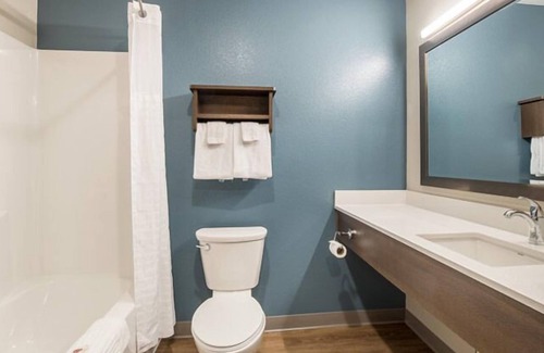 Bellflower House | Modern Comforts in a Charming Locale! Full Kitchen, Pets Allowed, Free Parking!