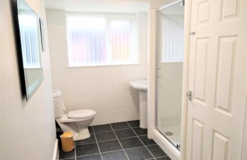 St Helens Apartment | Modern comfy 2-Bedroom flat in St Helens
