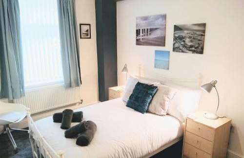 St Helens Apartment | Modern comfy 2-Bedroom flat in St Helens