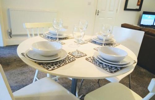 St Helens Apartment | Modern comfy 2-Bedroom flat in St Helens