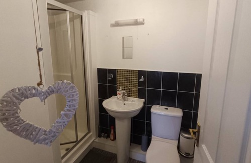 Wythenshawe House | Modern Comfy 3BD house with parking