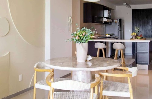 Granada Apartment | Modern & Comfy Apartment near Español Hospital