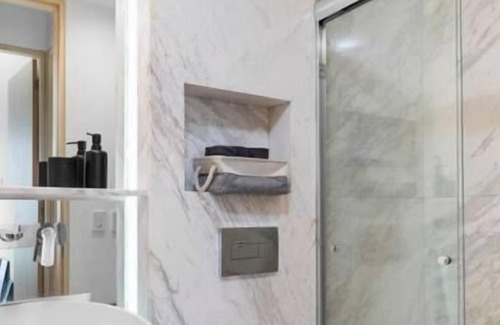Hipodromo Condesa Apartment | Modern Condesa Getaway w Terrace & Pool
