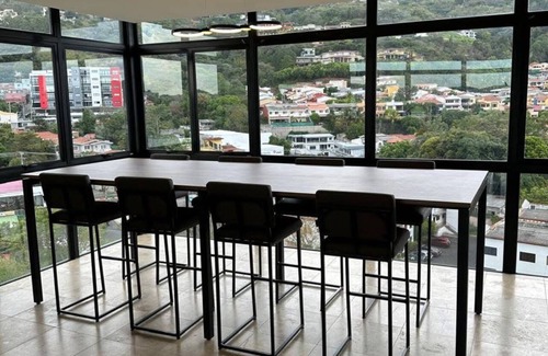 San Salvador Apartment | Modern Condo - Beautiful City & Volcano Views - 5 min to WTC & Top Places