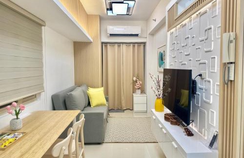 Pasay Apartment | Modern Condo near Airport, MOA and PICC