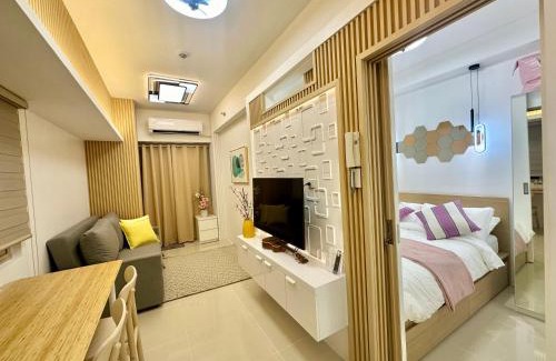Pasay Apartment | Modern Condo near Airport, MOA and PICC