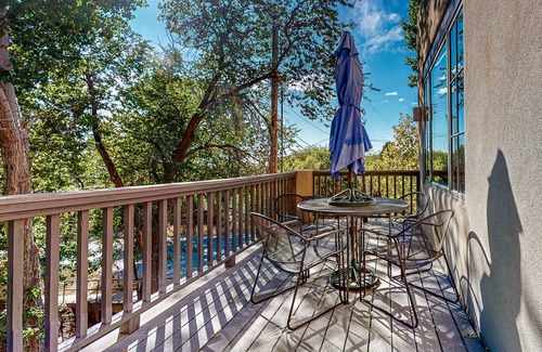 Santa Fe Condo | Modern condo with balcony, books & board games, minutes from downtown Santa Fe