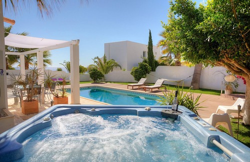 Mojacar Villa | Modern Contemporary 3 Bed Villa only 30 metres from the Beach.