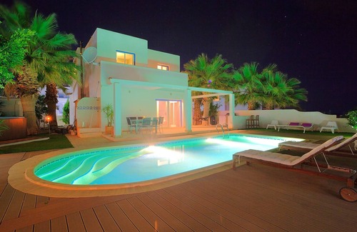 Mojacar Villa | Modern Contemporary 3 Bed Villa only 30 metres from the Beach.
