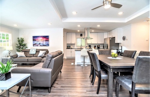 North Decatur House | Modern Contemporary 3 bdrm -4 beds House with HotTub&BBQ! SUMMER:PrivatePool