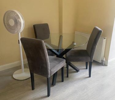 Belfast House | Modern & Convenient
