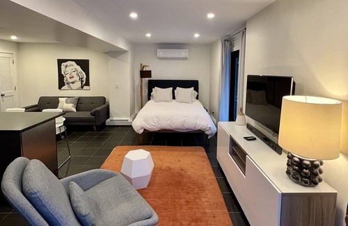 Dorchester Apartment | Modern cool, and spacious apartment. 5 minutes walk to the subway.