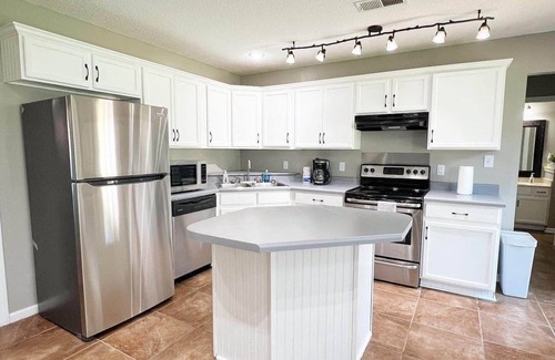 East Central Shelby House | Modern Cordova 4BR, quiet & safe