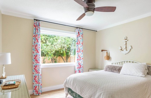 Valona House | Modern Costal Getaway in Townsend 4BR 2 BA