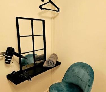Bridgend Apartment | Modern & Cosy 1 bedroom flat in Bridgend town