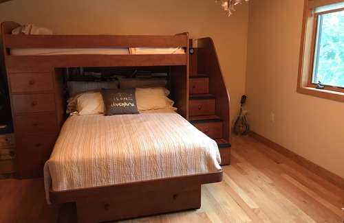 Windham House | Modern cottage (Sleeps 6) on peaceful, small lake in Southern New Hampshire.