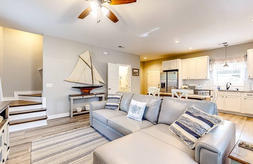 Johns Island House | Modern cottage with all-new interior, patio, AC, & W/D - near beaches & golf