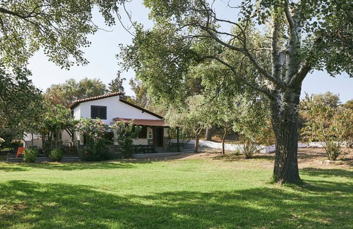 Sithonia Cottage | Modern cottage with lush gardens and direct beach access