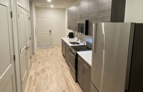 Hackensack River Waterfront Apartment | Modern & Cozy 1 bedroom apt