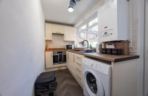 Darlington House | Modern & Cozy 2BR Stay in Darlington