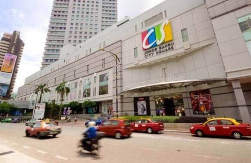 Taman Daya Apartment | Modern & Cozy 3BR Apt ARC at Austin, Free Parking