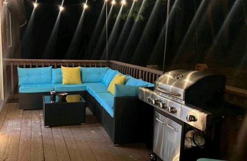 East Stroudsburg Cabin | Modern Cozy Cabin in the Poconos Mountains Bushkill Falls