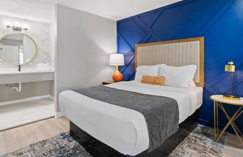 Buckhead Village Condo | Modern & Cozy Centrally located Condo