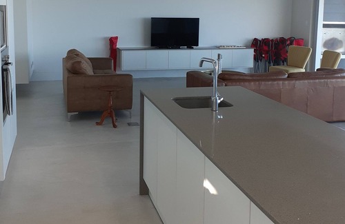 Pinnacle Point House | Modern, cozy house located in award winning golf estate with wood-fired hot tubs