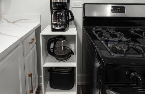 Chicago Apartment | Modern Cozy Luxurious Stay 13 mins to Downtown Chicago