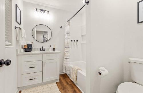 Tallahassee House | Modern & Cozy Midtown Charm Free Parking Fsu
