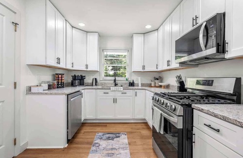 Browns Mill Park House | Modern Cozy n Trendy Ranch Home!
