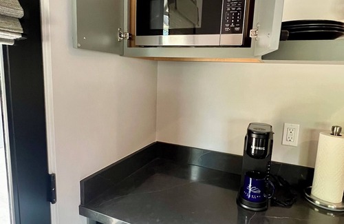 Del Monte Forest Apartment | Modern Cozy Pebble Beach Studio with Premium Amenities and WiFi