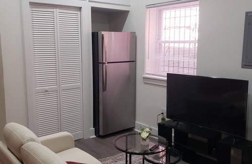 Primos Secane Apartment | Modern Cozy1bedroom Apartment near Center City