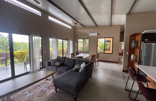 Quebrada La Gamba Villa | Modern villa with stunning jungle views